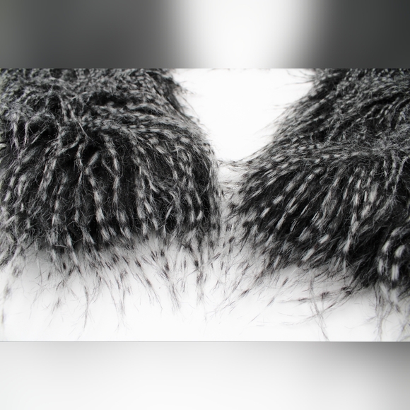 Furry Drop Shoulder Cropped Cardigan (L) - Picture 3 of 6